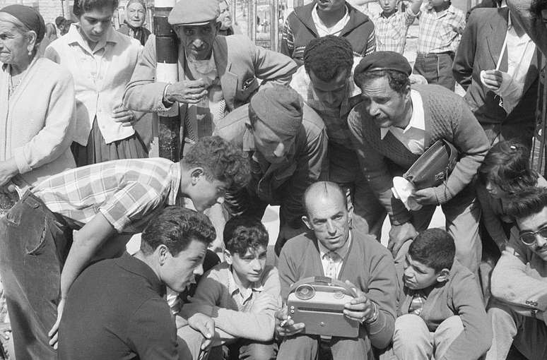 Judeus acompanharam o julgamento de Eichmann pelo r&aacute;dio em Jerusal&eacute;m