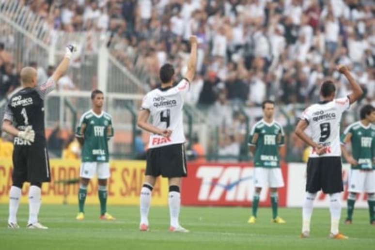 Em derby decisivo, Palmeiras recebe o Corinthians de olho na final