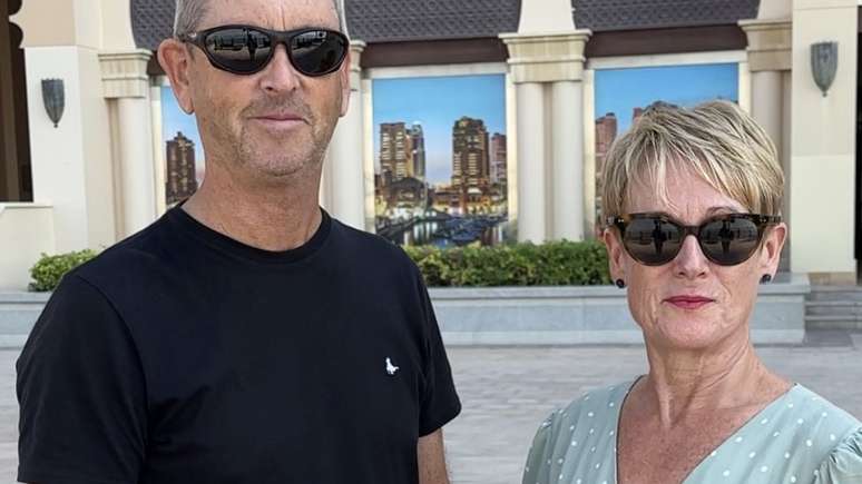 Ian e Siobhan Tulley dizem que adoram viver na ilha na costa de Doha