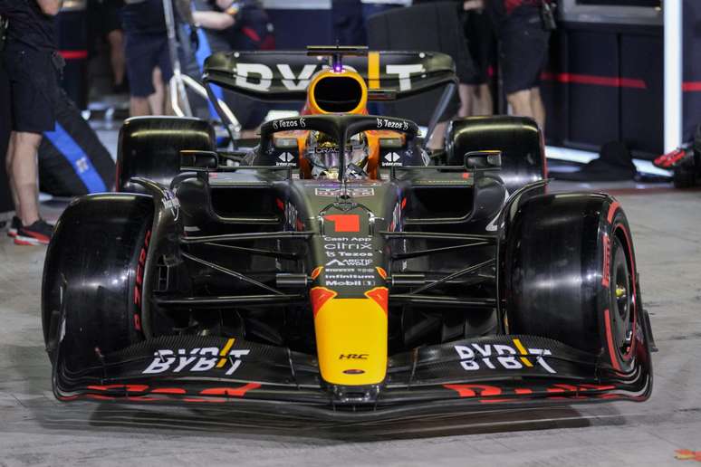 Red Bull saiu com os dois títulos em jogo na F1 em 2022, mas não escapou da polêmica 