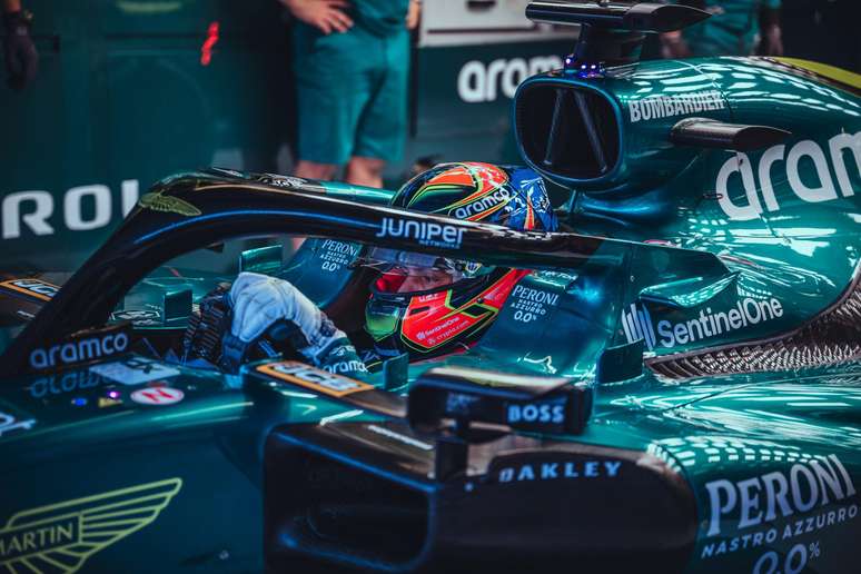 Felipe Drugovich andou pela Aston Martin no teste de Abu Dhabi 