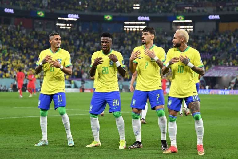 Raphinha, Vini Jr., Paquetá e Neymar comemorando um dos gols do Brasil (Foto: LUCAS FIGUEIREDO / CBF)