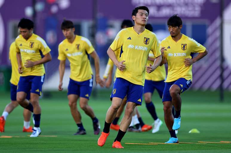 Jogadores da seleção do Japão durante treinamento na Copa do Mundo do Catar 