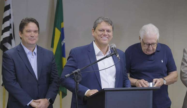 Tarcísio de Freitas e equipe de transição