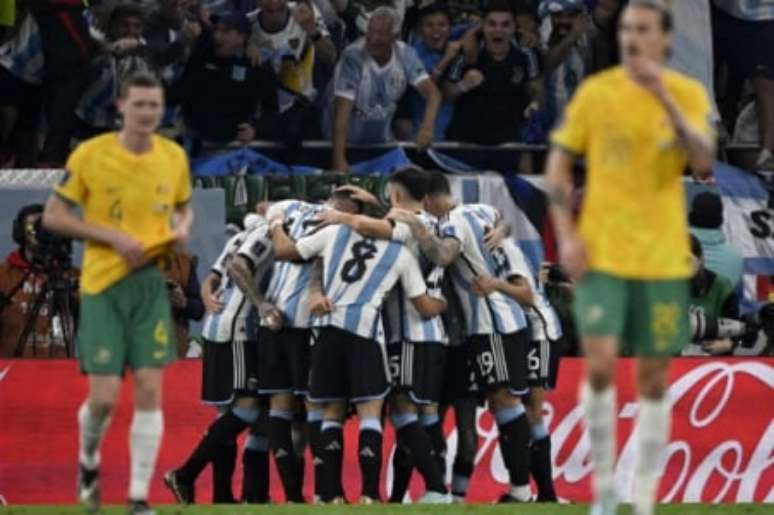 Em duas ocasiões, Argentina utilizou camisa albiceleste com calção e meiões pretos (Alfredo ESTRELLA /AFP)