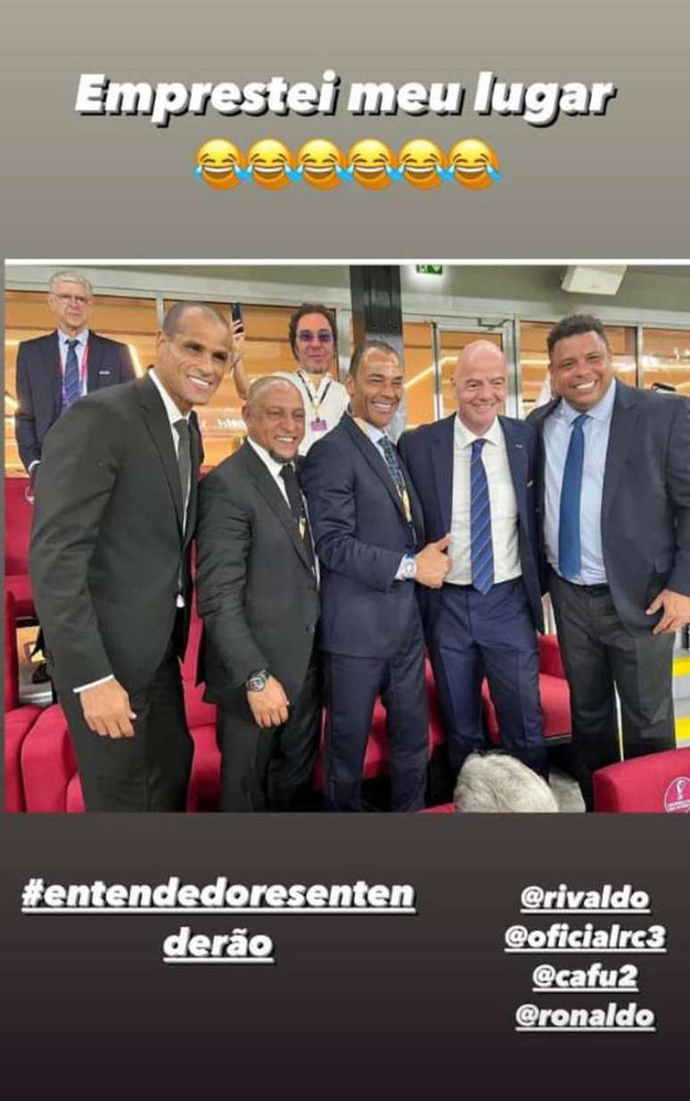 Kaká provoca Casagrande nos stories do Instagram, "cedendo seu lugar" ao ex-atacante ao lado do presidente da Fifa, Gianni Infantino.