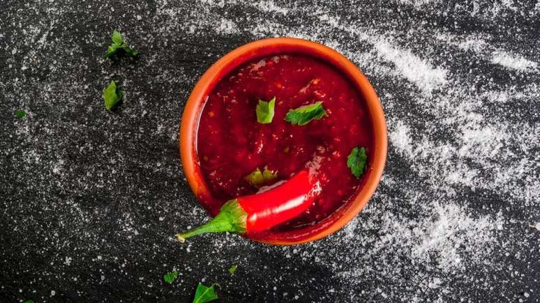Guia da Cozinha - Molho de pimenta caseiro: um toque picante nas suas refeições!