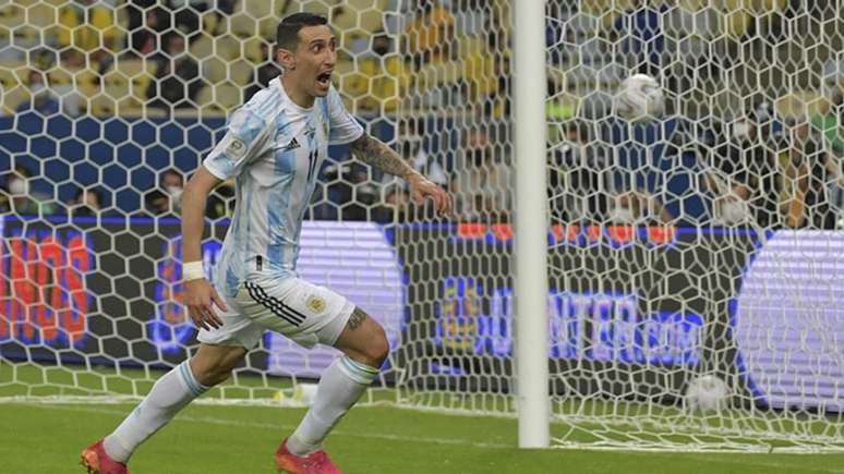 Na final da Copa América, Argentina jogou com camisa Albiceleste e calção e meião brancos (NELSON ALMEIDA / AFP)