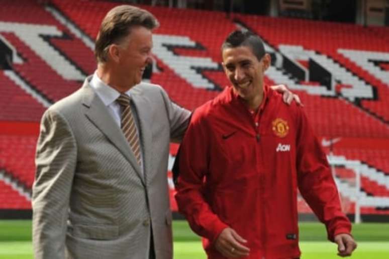 Van Gaal e Di María dos tempos de Manchester United (Foto: AFP)