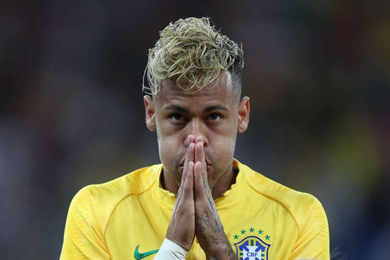 Em 2018, Neymar adotou esse visual para l&aacute; de extravagante
