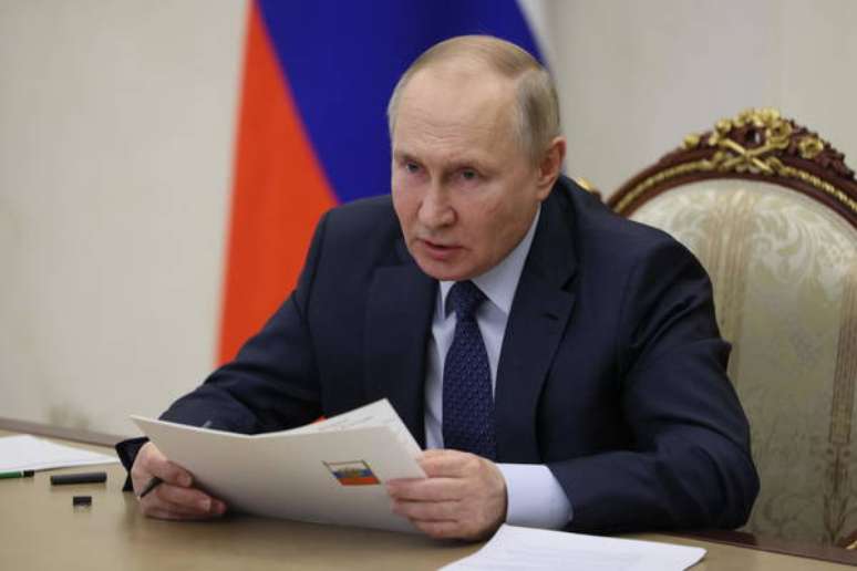 Putin falou que Rússia 'não enlouqueceu' e que usaria armas nucleares apenas para defesa