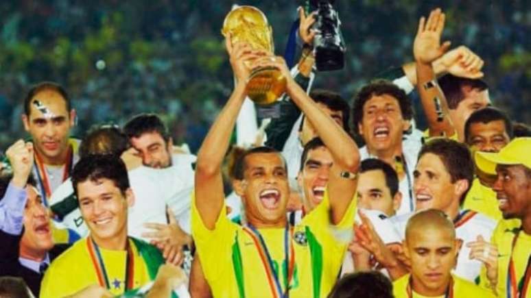 Rivaldo foi campeão com o Brasil em 2002 (Foto: Reprodução / Instagram Rivaldo)