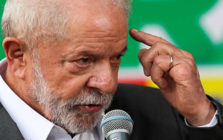 Lula promete negociar emendas com parlamentares.