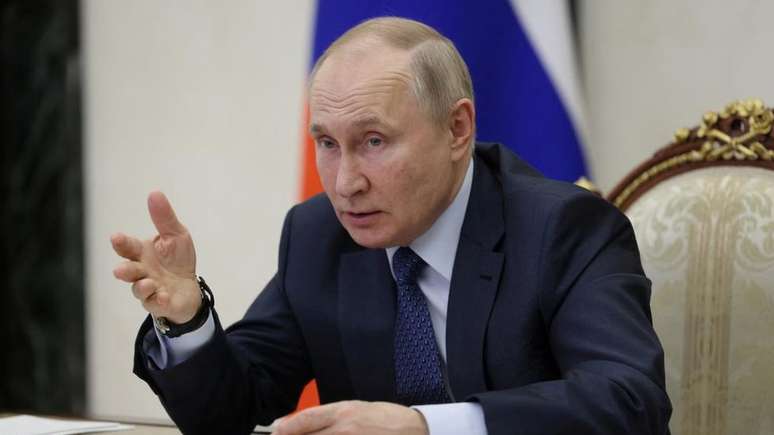 Líder russo insiste que seu país só usaria seu arsenal nuclear em resposta a um ataque
