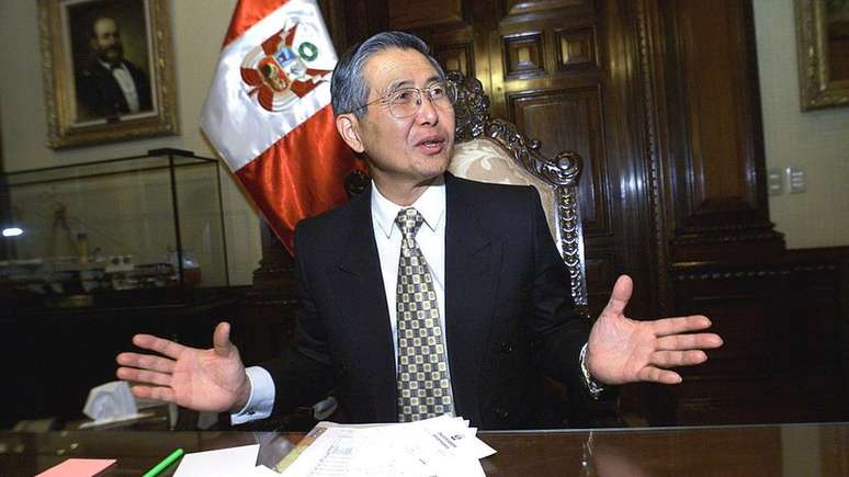 Alberto Fujimori foi destituído em 2000 após fugir para o Japão