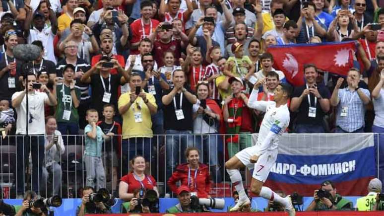 CR7 fez o gol da vitória de Portugal sobre Marrocos em 2018 (Foto: FADEL SENNA / AFP)