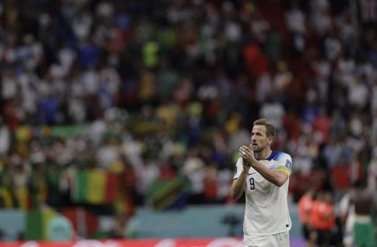 Harry Kane celebra vitória da Inglaterra sobre Senegal nas oitavas de final da Copa (Foto: EFE/Antonio Lacerda)