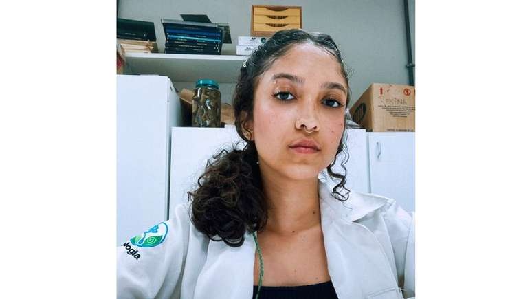 Cortes no orçamento do MEC suspenderam o pagamento de um auxílio que Esther Sales. "Fui a primeira mulher da família a chegar à universidade. Não quero ser a última", disse