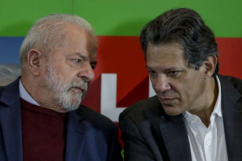 Lula anuncia Haddad para Fazenda, Rui Costa na Casa Civil e Flávio Dino na  Justiça
