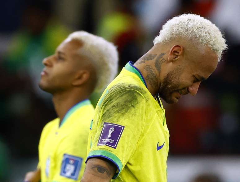 Neymar lamenta derrota do Brasil na Copa do Mundo 2022