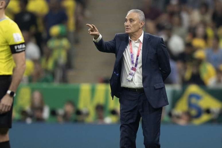 Tite a na área técnica da Seleção (Foto: Lucas Figueiredo / CBF)