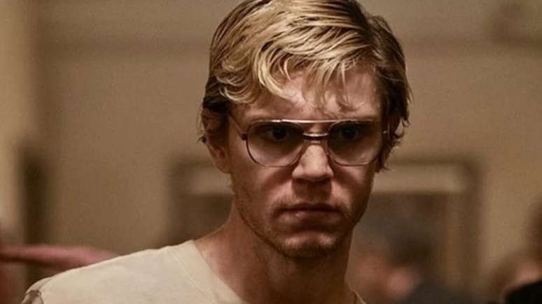 Evan Peters em 'Dahmer', também de Ryan Murphy