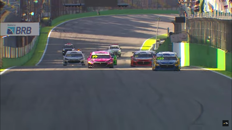 A largada da corrida 1 da Stock Series em Interlagos 