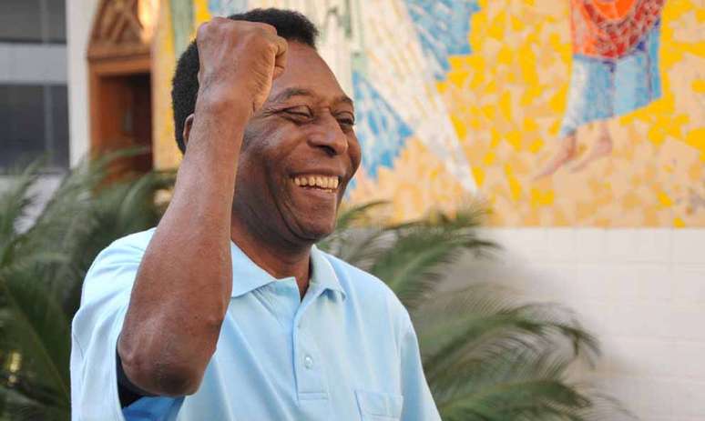 Conmebol homenageia Pelé no Catar e propõe mudança no escudo da Seleção; entenda