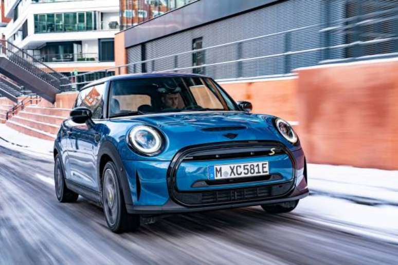 Mini Cooper: dois modelos em promoção até o Natal