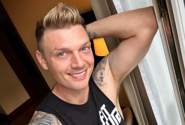 Nick Carter, dos Backstreet Boys, é acusado de estupro de fã menor de idade e autista; crime teria acontecido em 2001