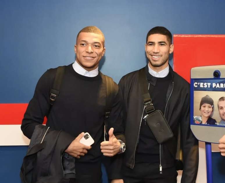 O francês Mbappé e o marroquino Hakimi são parceiros de Paris Saint-Germain (Foto: Divulgação/PSG)