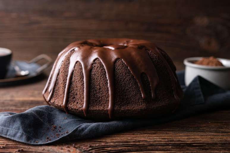 Bolo de Chocolate: 3 Receitas e Dicas Para Cobertura e Massa Fofinha