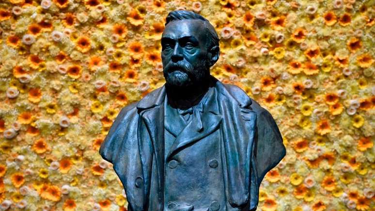 Busto de Alfred Nobel: cientistas questionam visão do prêmio como sinal de inteligência ou genialidade