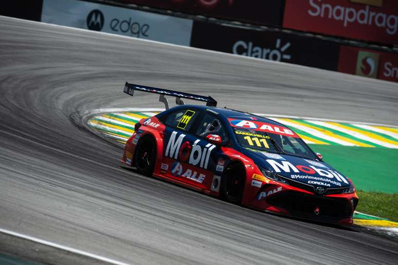 Rubens Barrichello conquista o bicampeonato da Stock Car em Interlagos