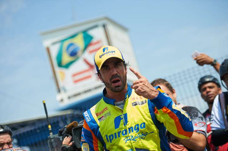 C&eacute;sar Ramos venceu sua primeira corrida na Stock Car em Goi&acirc;nia 