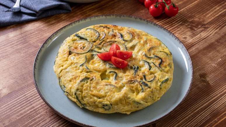 Omelete de forno com abobrinha &ndash; Foto: Guia da Cozinha