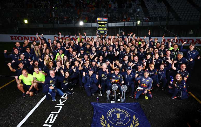 Red Bull venceu tudo em 2022, mas n&atilde;o conseguiu se livrar do fantasma da pol&ecirc;mica 