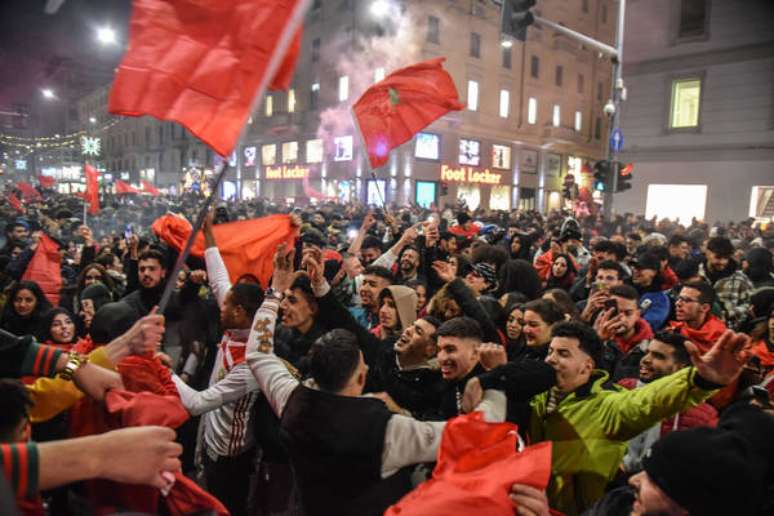 Marroquinos s&atilde;o uma grande comunidade estrangeira na It&aacute;lia e tem celebrado as vit&oacute;rias nas ruas