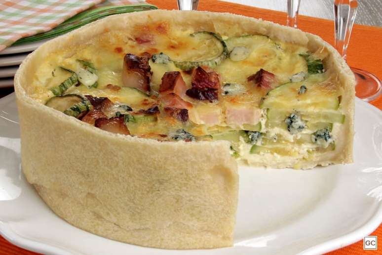 Torta de abobrinha, queijos e bacon &ndash; Foto: Guia da Cozinha