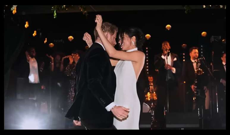 Harry e Meghan Markle revelam fotos inéditas de festa de casamento, em 11 de dezembro de 2022.