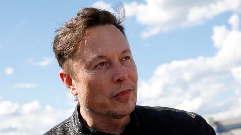 As ações da Tesla caíram recentemente — e alguns analistas atribuem isso às confusões envolvendo a compra do Twitter por Musk