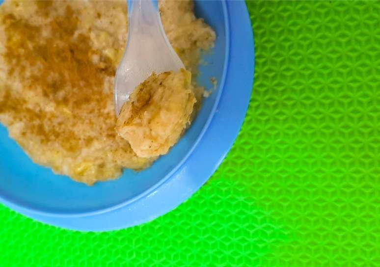 Mingau de aveia &ndash; Foto: Nen&eacute;m da Nutri