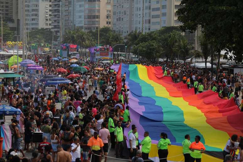 Parada LGBT em Copacabana, no Rio, no fim de novembro