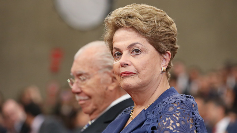 Os ex-presidentes Jos&eacute; Sarney e Dilma Rousseff tiveram lugar de destaque
