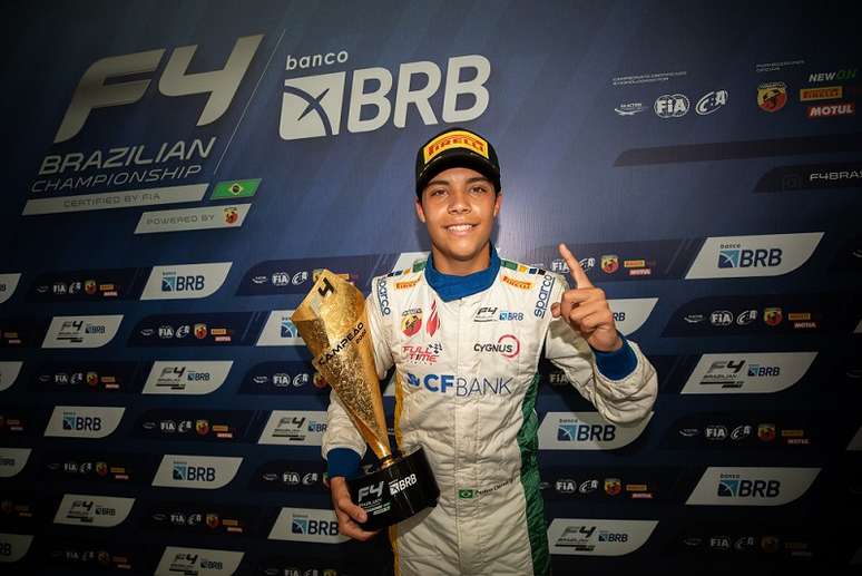 Pedro Clerot: o primeiro campe&atilde;o da F4 Brasil