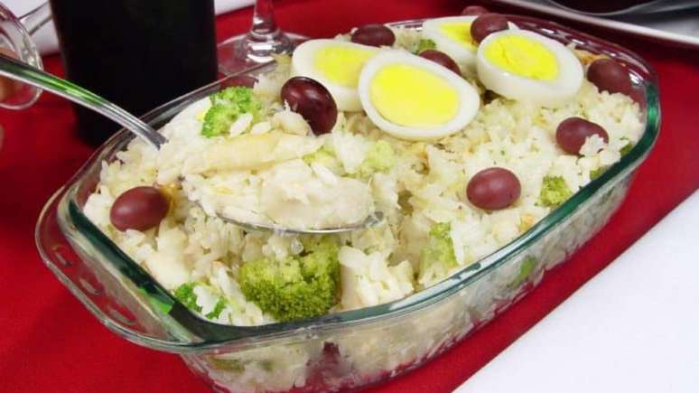 Arroz com bacalhau e brócolis – Foto: Guia da Cozinha