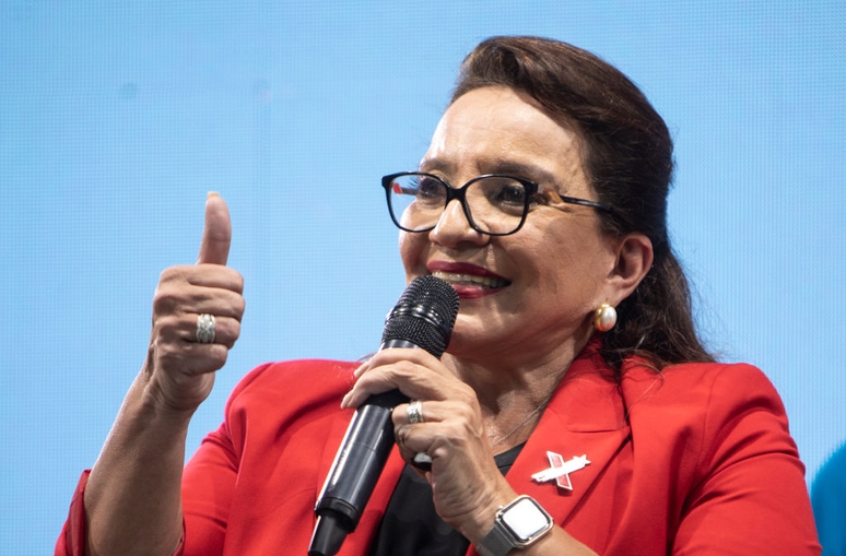 A presidente Xiomara Castro prometeu tornar a leis sobre aborto menos rígidas