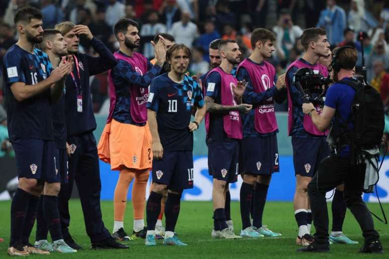 Croatas abatidos após a derrota na semi(Foto: JACK GUEZ / AFP)