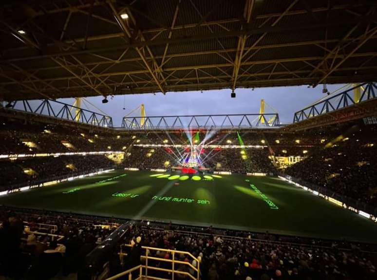 Evento beneficente de natal do Borussia Dortmund reúne mais de 70 mil pessoas (Foto: Divulgação/Borussia Dortmund)