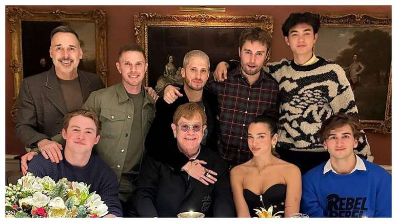 Dua Lipa e Elton John e elenco de Heartstopper